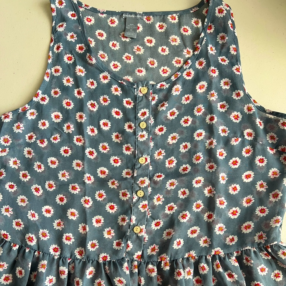 💙🤍❤️👚CHARLOTTE RUSSE Floral🌺Print Sheer Sleeveless Peplum Shirt NWT
